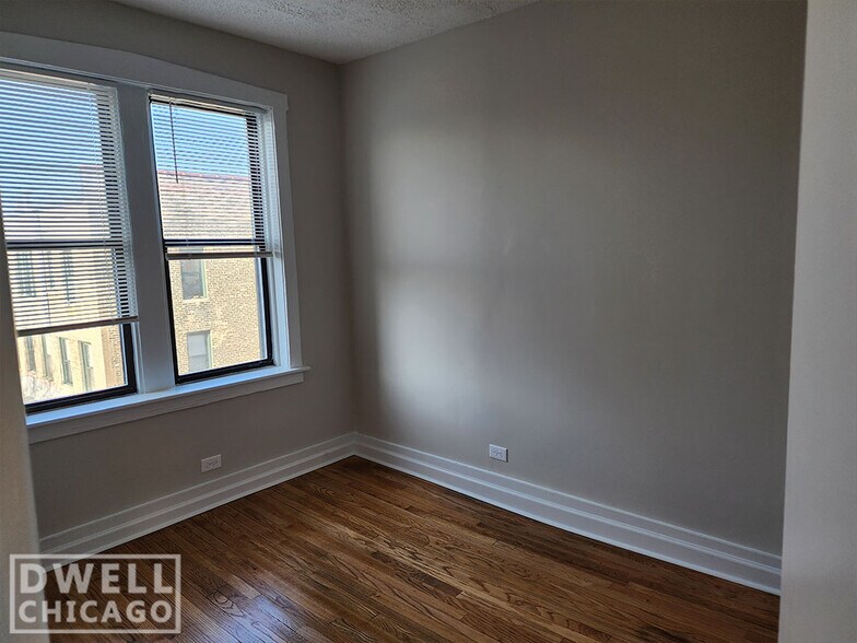 Building Photo - 1540 N Kedzie Ave