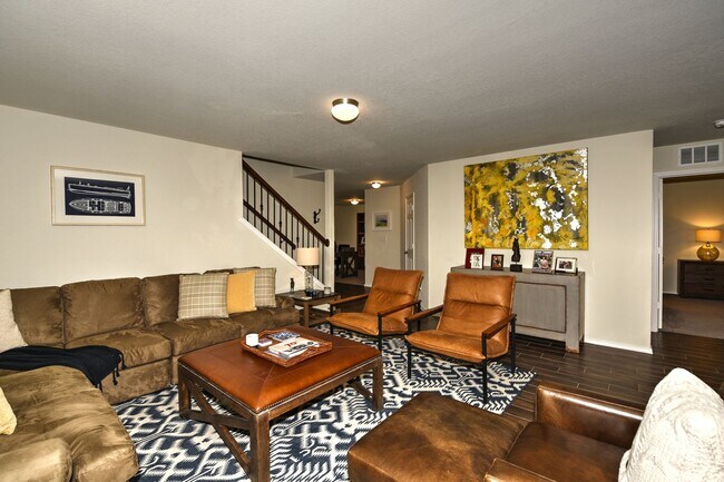 Building Photo - 7807 Cottonwood Ridge