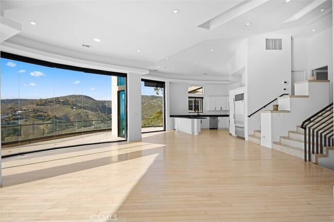 Building Photo - 648 Mystic View