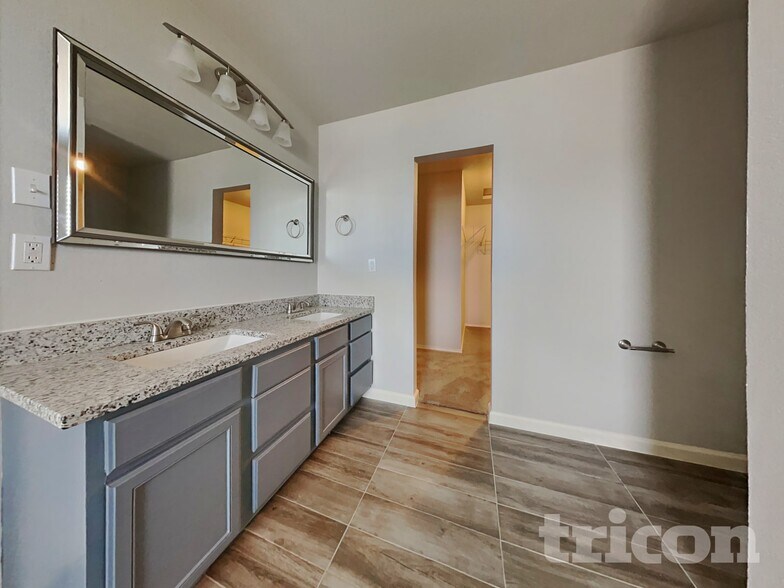 Building Photo - 268 Ariel Ln