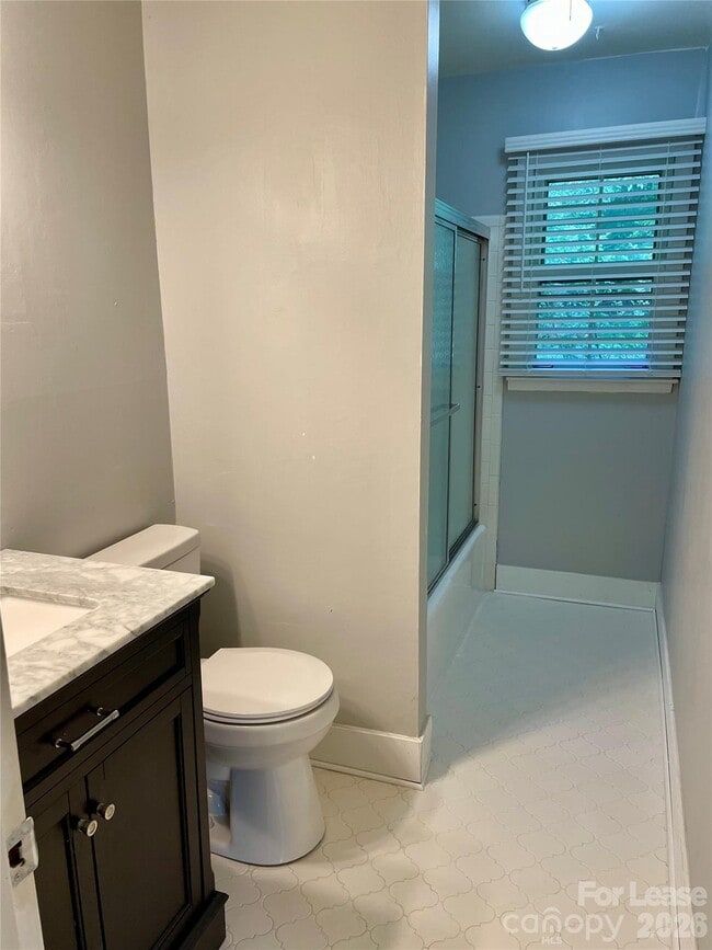 Building Photo - 819 Markwell Dr