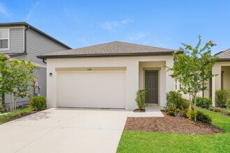 Building Photo - Lovely 3 Bedroom Home in Island Walk