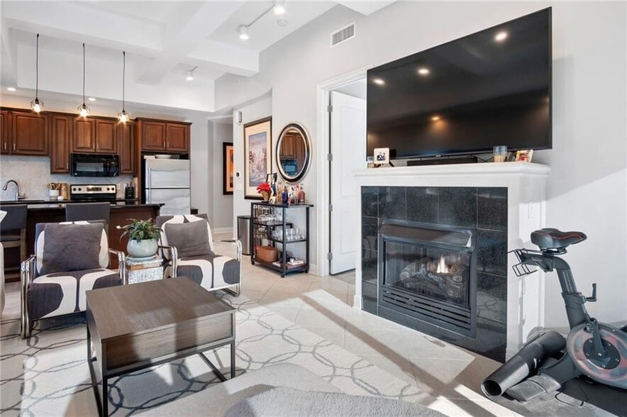 Building Photo - 1101 Walnut St