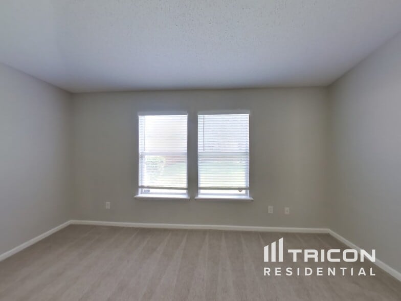 Building Photo - 892 Bonaparte Landing Ct