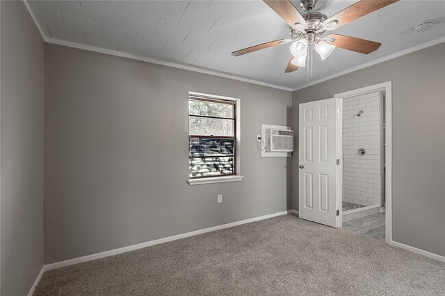 Building Photo - 2809 Sam Houston Ave