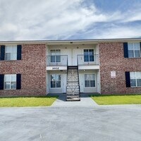 Building Photo - 1602 Dugger Cir