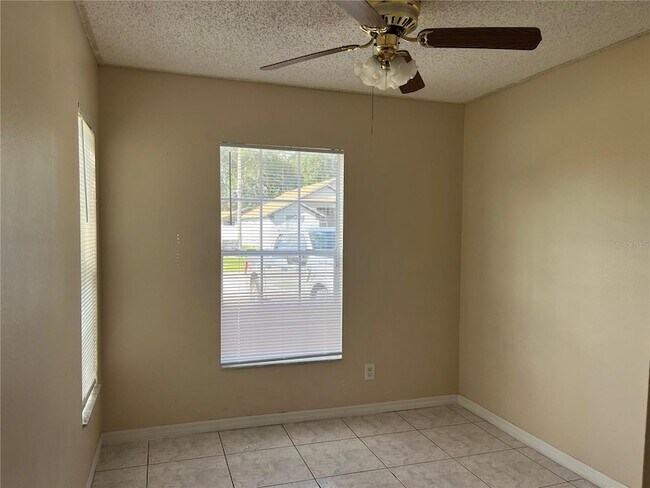 Building Photo - 2131 Rj Cir
