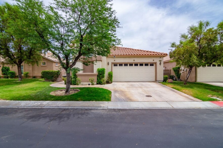 Building Photo - 45596 Torrey Pines Ct