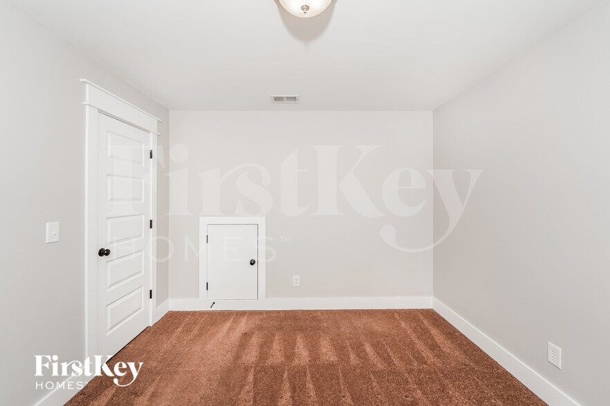 Building Photo - 5071 Brooke's Crossing Blvd