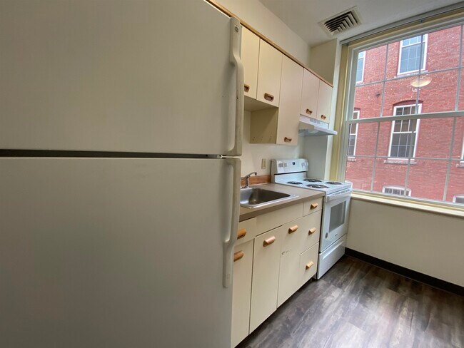 Building Photo - 30 Hanover St