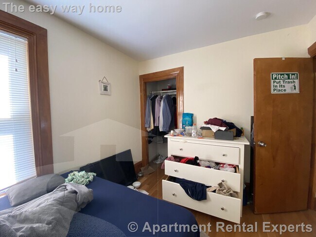 Building Photo - 40 Jay St