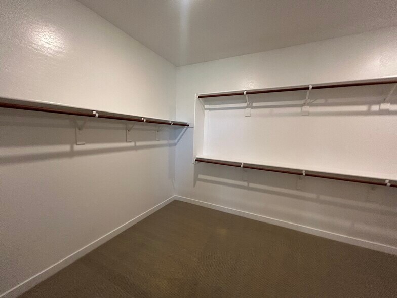 Building Photo - 1146 E Weatherby Way