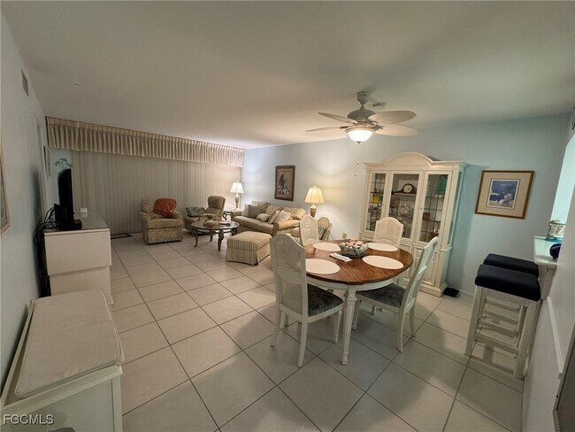 Building Photo - 5455 Peppertree Dr