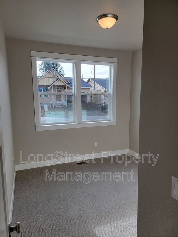 Building Photo - 5221 SW Hudson Ave