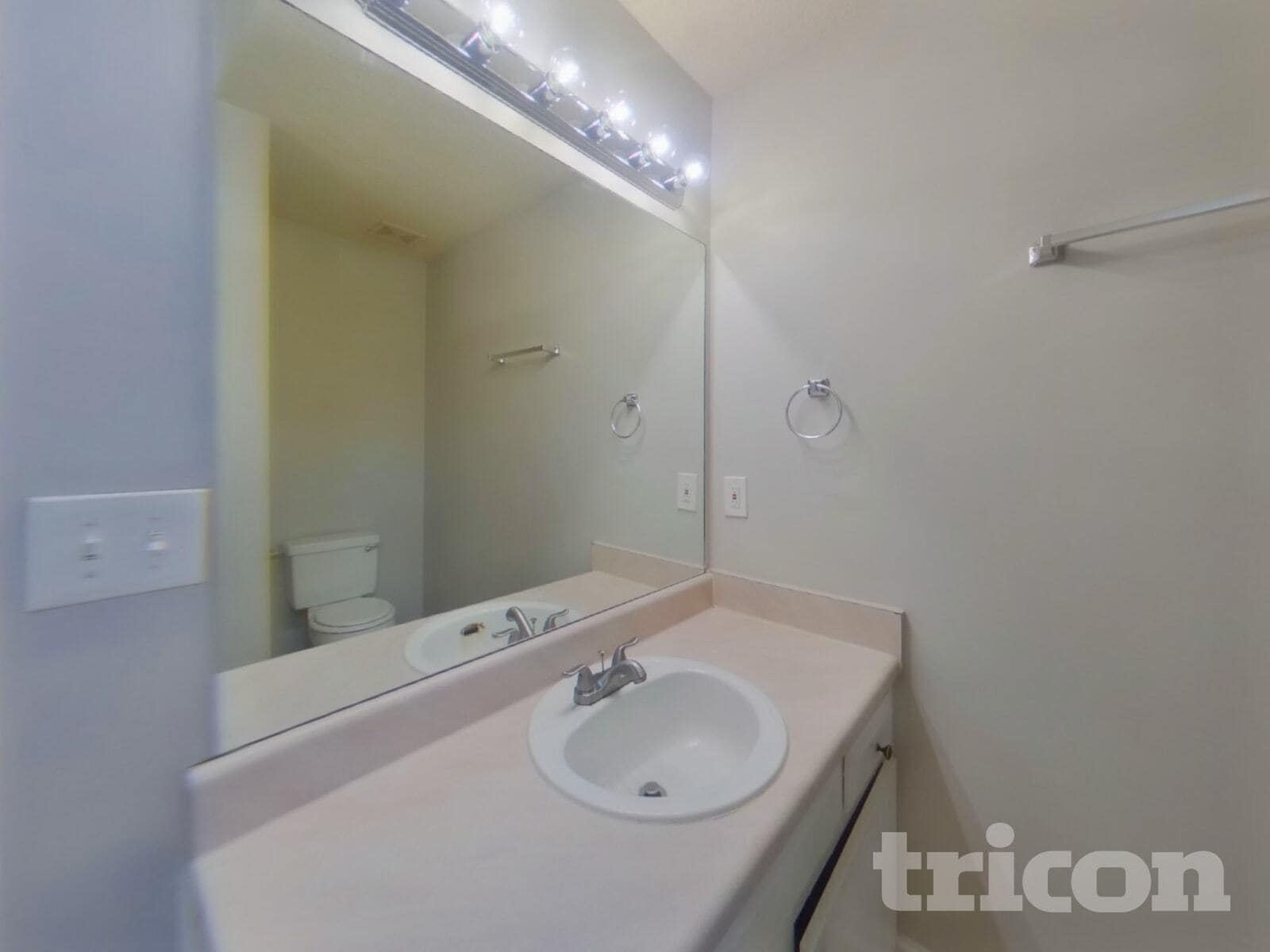 Building Photo - 421 Washington Dr