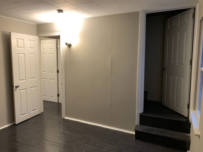 Building Photo - Newly Renovated 2 Bedroom with a walk-through Home in Carlisle