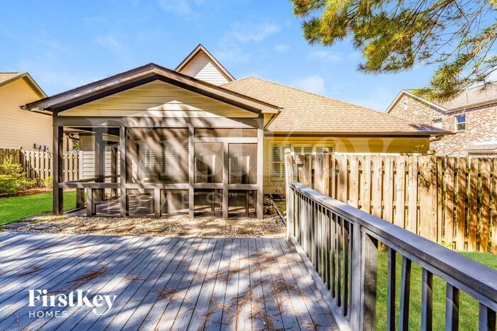 Building Photo - 455 Lake Chelsea Way