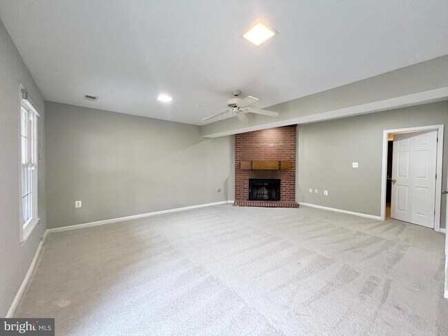 Building Photo - 10287 Latney Rd