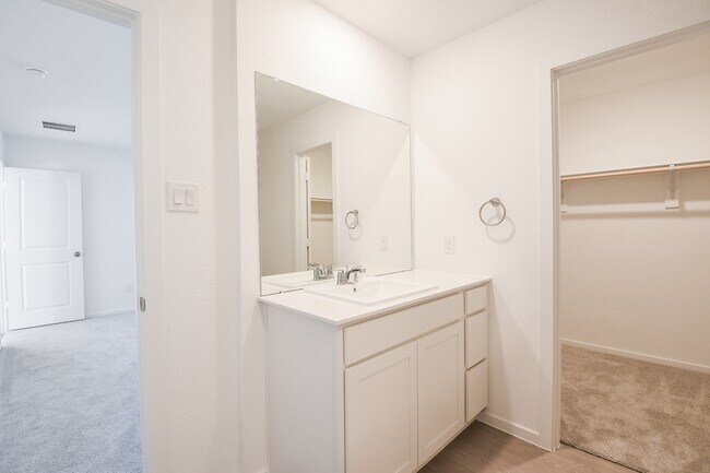 Building Photo - 6871 Flowering Ginger Ln