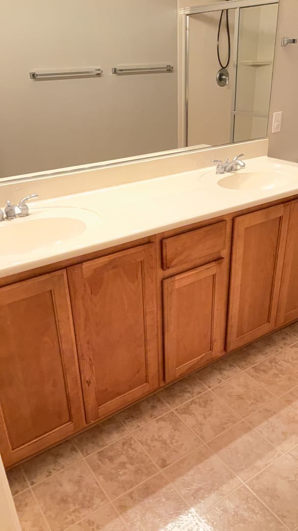 Building Photo - Condo 2 bedroom 2 bathroom Gated Entrance