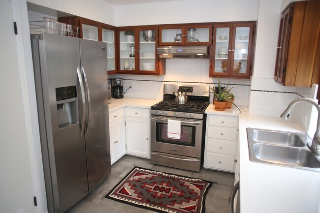 Building Photo - 521 Rialto Ave