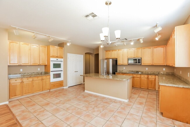 Building Photo - 14473 W Avalon Dr