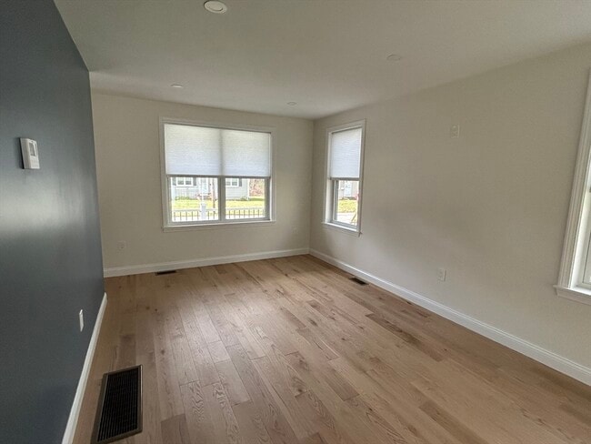 Building Photo - 189 Greenwood St