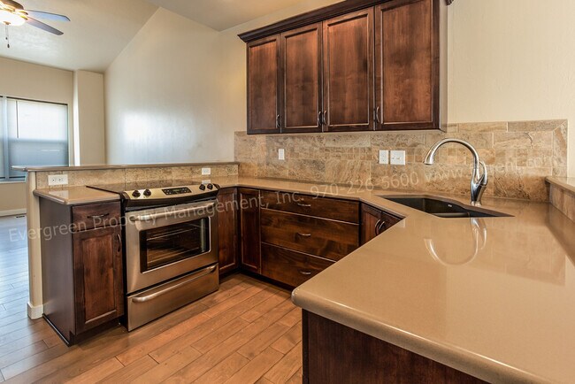 Building Photo - 6106-6106 W 8th St