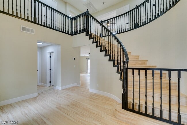 Building Photo - 821 Long Branch Dr