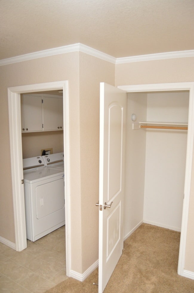 Building Photo - 1125 Sheridan Ave