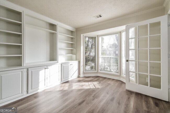 Building Photo - 742 Riverlanding Dr