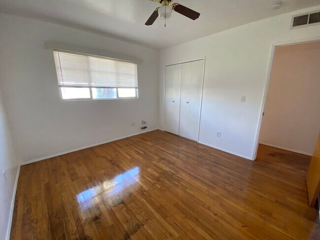 Building Photo - 723 Houchin Rd