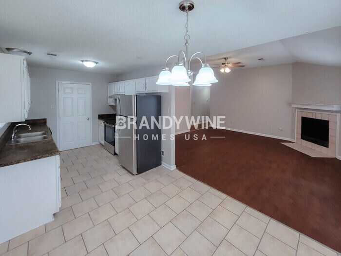 Building Photo - 4431 Grand Pyramid Dr