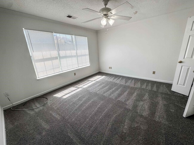 Building Photo - 7047 S Estacada Way