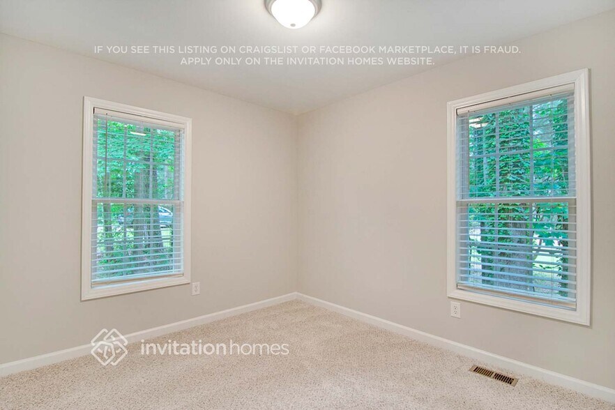 Building Photo - 428 Cloverdale Dr