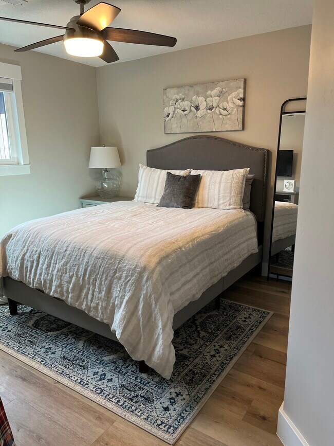 Building Photo - 55 E 700 S