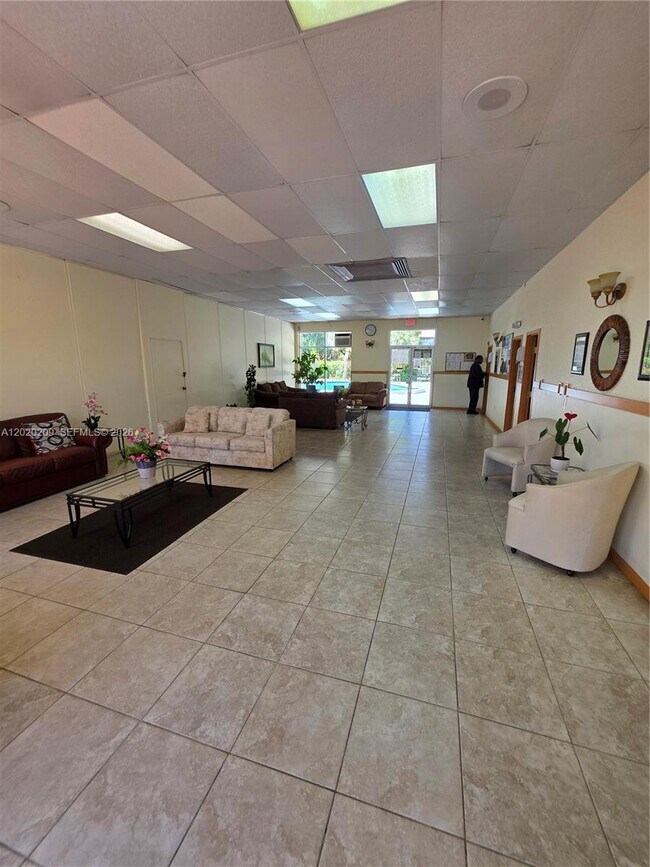 Building Photo - 4374 NW 9th Ave
