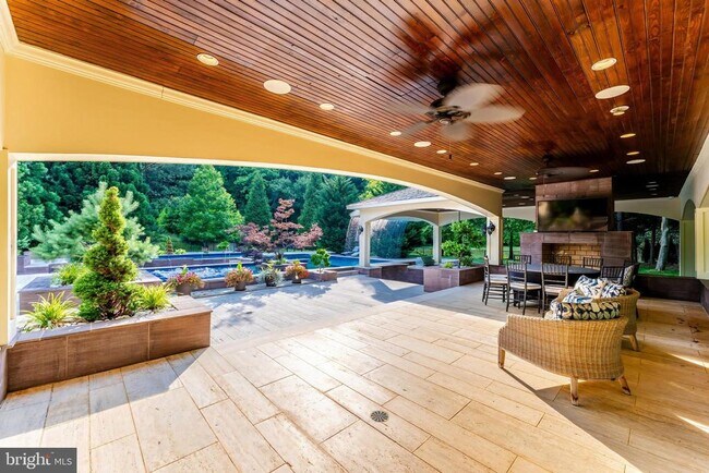 Building Photo - 860 Nicholas Run Dr