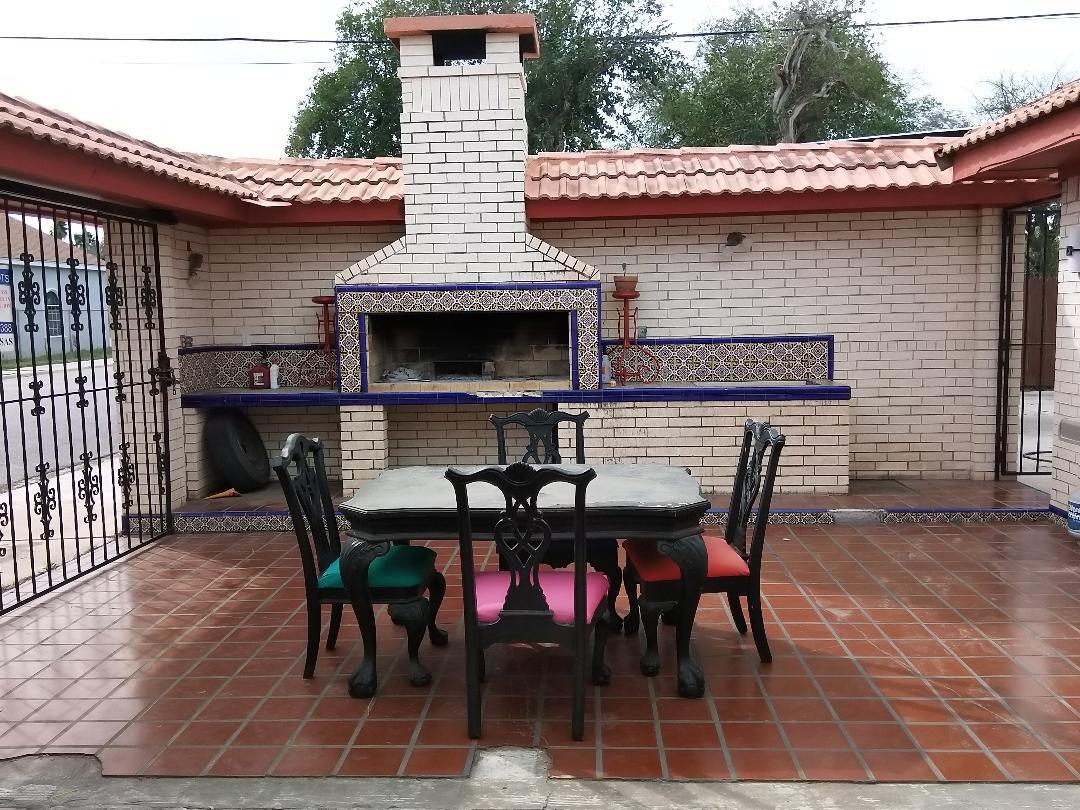 Patio and entrance - 601 N 16th St