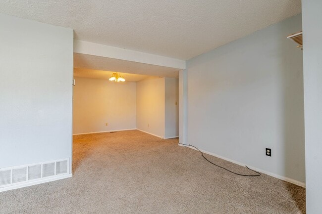 Building Photo - $1363 | 2BR/1BA Duplex | Cozy Home Near Be...