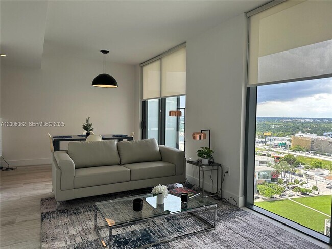 Building Photo - 121 NE 34th St