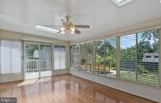 Building Photo - 4038 Poplar St