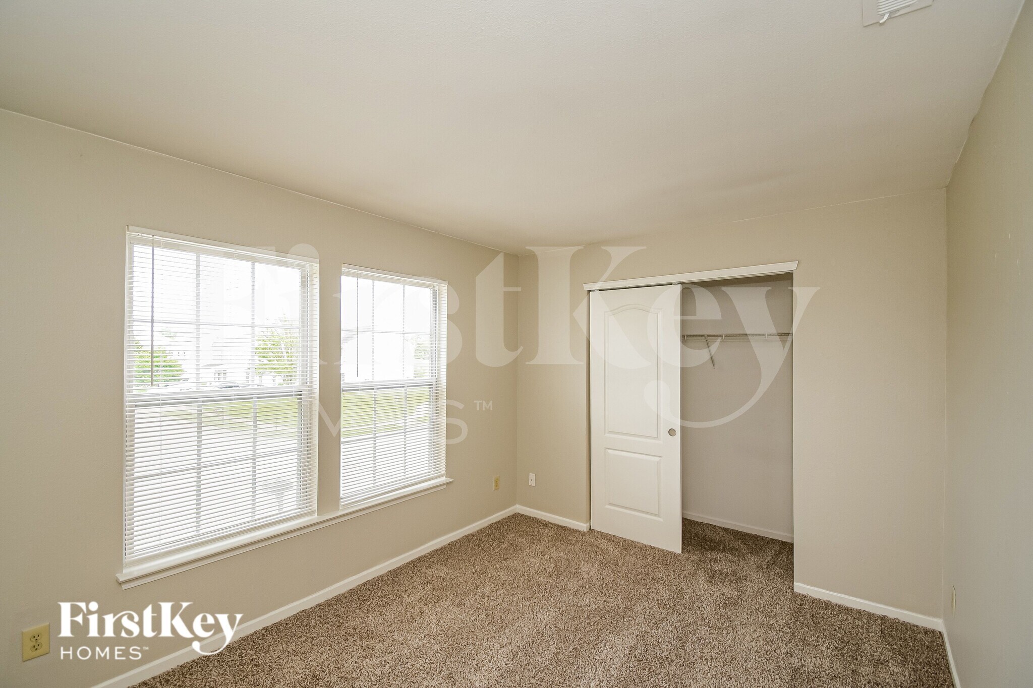 Building Photo - 4260 Arches Ct