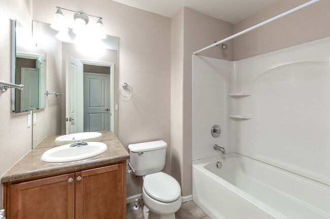 Building Photo - Townhouse in Desirable Stetson Hills Area in Colorado Springs