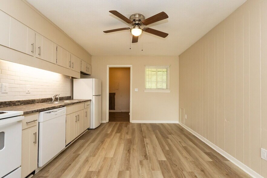 Building Photo - 3973 Teakwood Dr