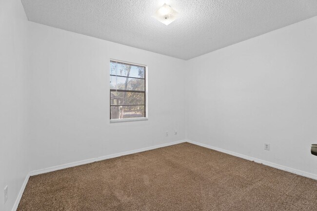 Building Photo - 476 Lombard St