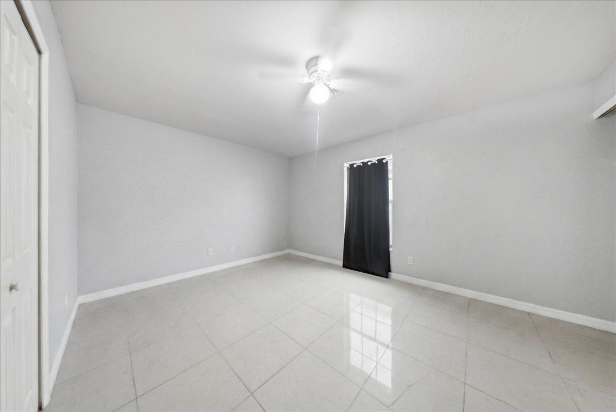 Building Photo - 2201 Sunshine Blvd