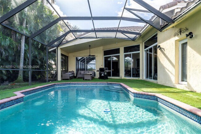 Building Photo - 2994 Oakbrook Dr