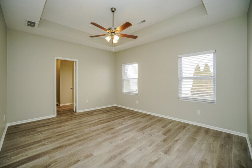 Building Photo - 4043 Summerstone Dr