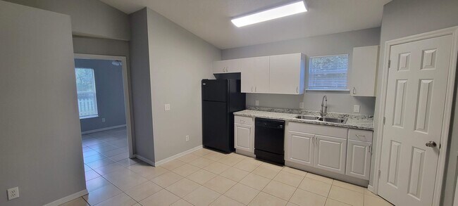 Building Photo - 1405 18th Avenue SW